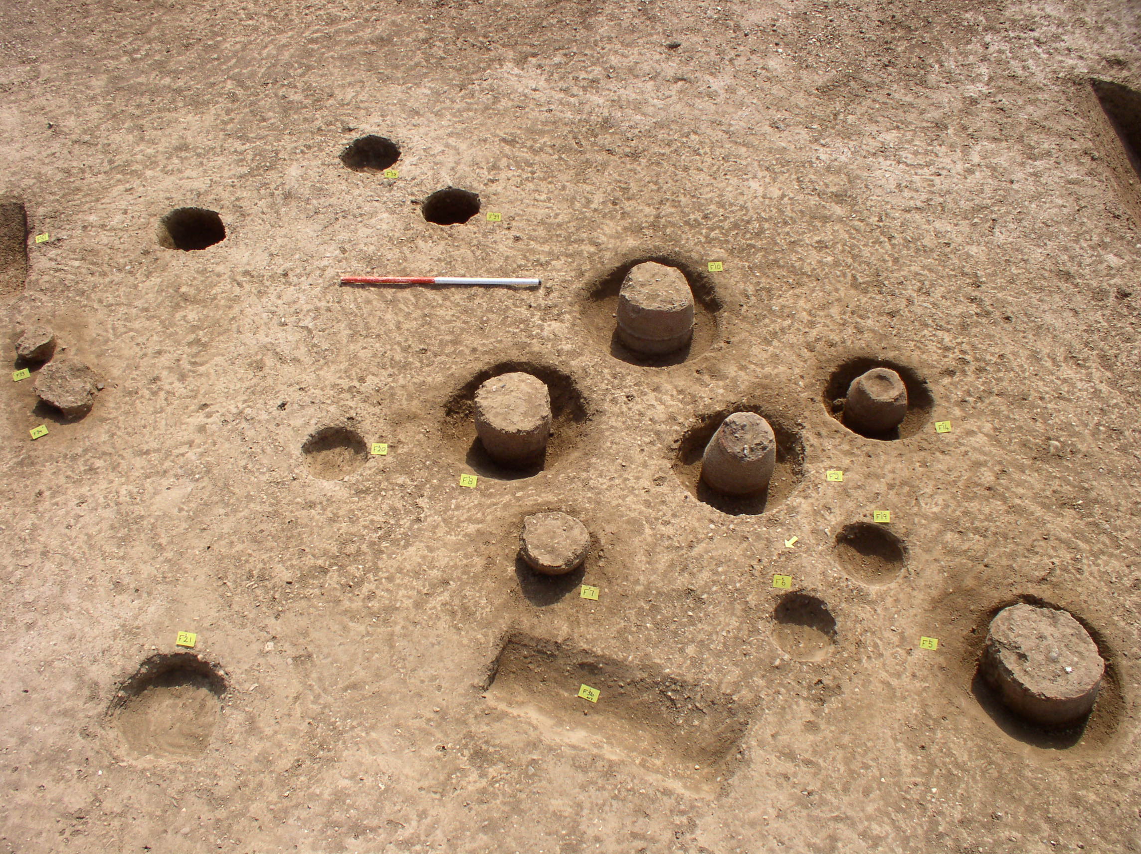 In situ pottery vessels at Birch Pit 2003 CAT report no.289